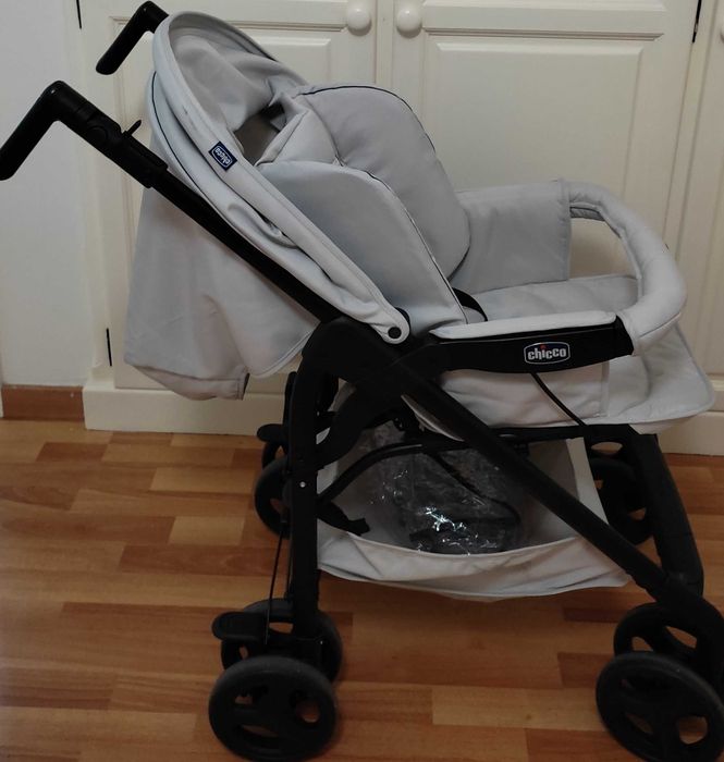 Vendo carrinho de bebê trio pack sprint da Chicco