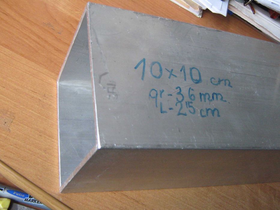 Kształtownik aluminiowy, o przekroju 100x100x3,6 mm,dług.250mm