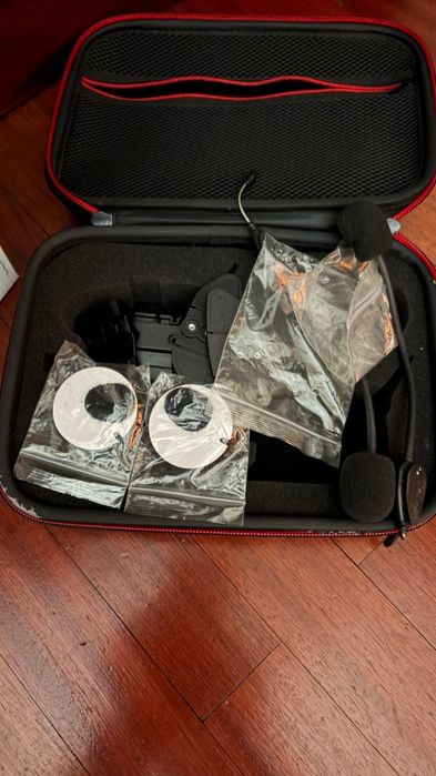 Conjunto de capacetes novos