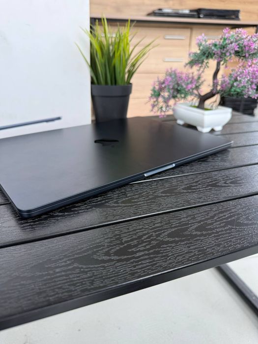 MacBook Air 15 M3 8/256gb Neverlock 2024