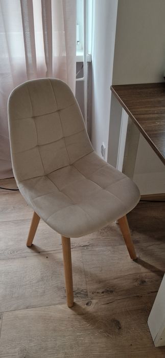 Zestaw trzech krzeseł