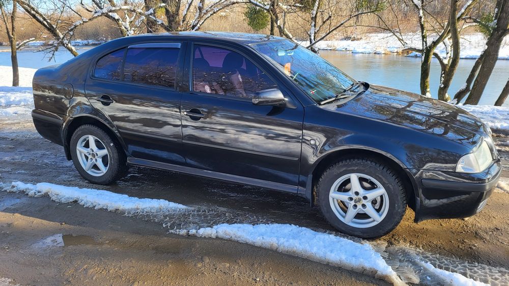 Шкода Октавія Тур 1.6 газ/бензин 2008