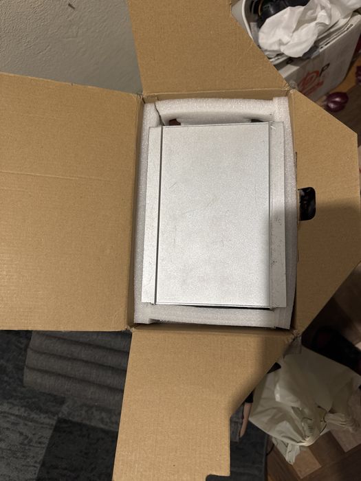Інвертер TBE DC 12V to AC 220V .  2500 W за наклейкою