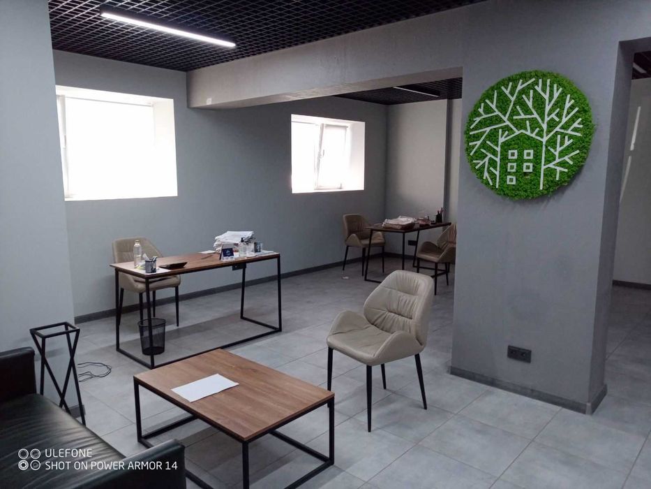 Продаю помещение квартира  60м.кв  Киев метро Лесная Быковня