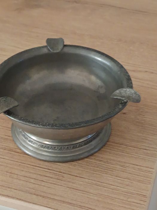Cinzeiro,raro,vintage 97%estanho Louro.