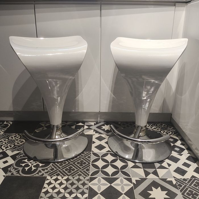 Hoker barowy biały połysk 2 sztuki