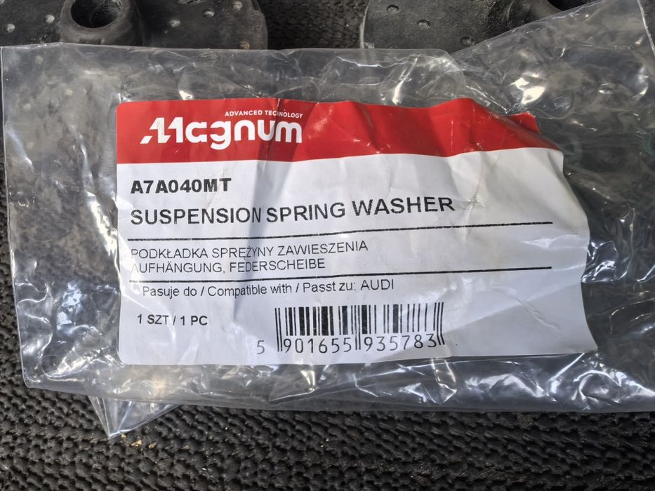 Podkładki górne sprężyn tylnych Magnum Audi A4 B6