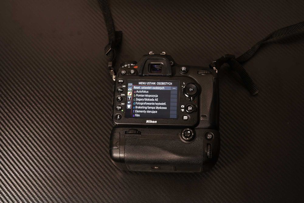 Nikon D7100 z gripem Newell stan idealny, przebieg: 79 tysięcy