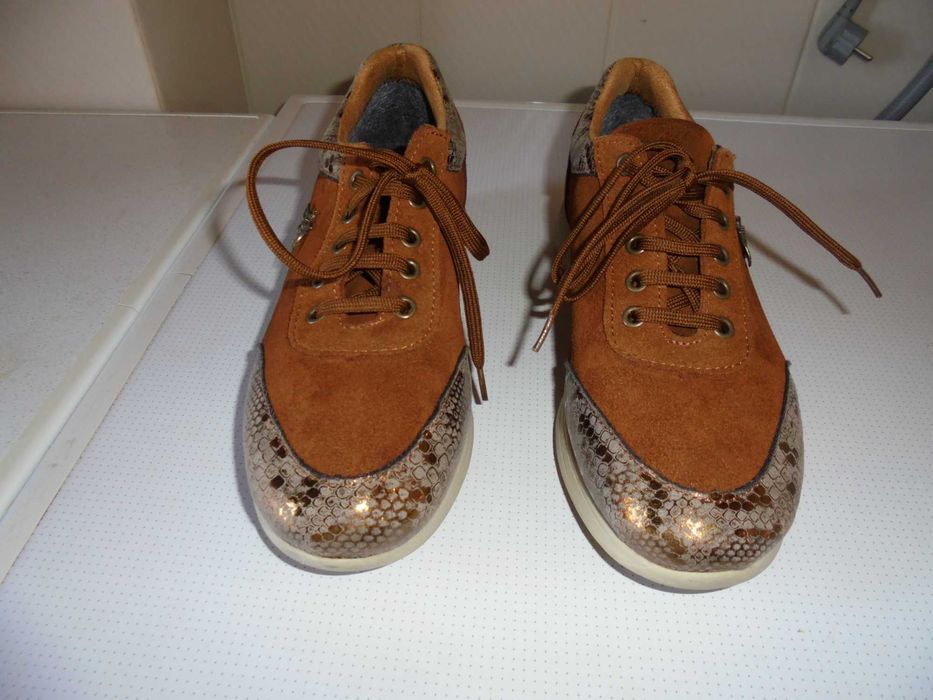 sapatilhas de senhora cor castanho