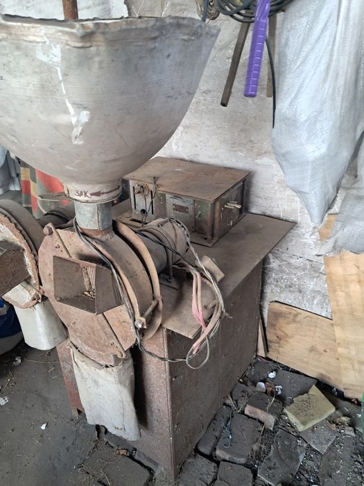 Зернодробилка,траворіз