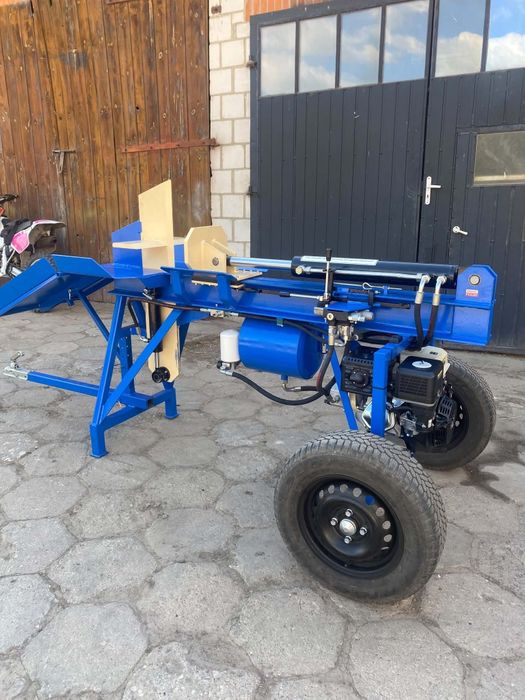 Łuparka hydrauliczna z silnikiem spalinowym