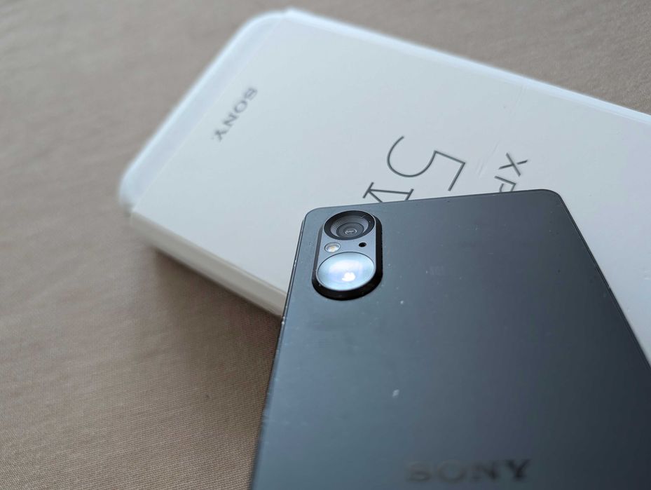 Sony Xperia 5 V 8/128 czarny szkło etui