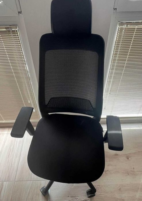 Fotel biurowy Shine EFG 100B