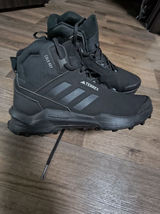 Кроссовки Adidas terrex