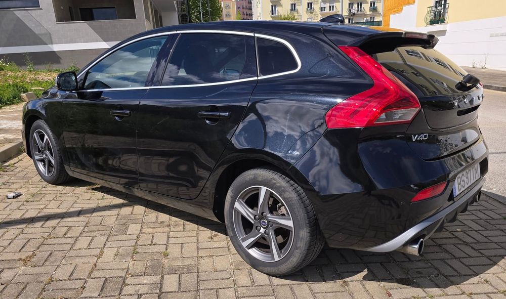 Volvo V40 D2 R-design