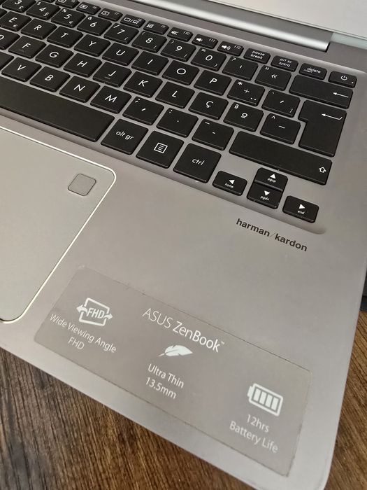 Asus UX330U | intel i7 | 8gb ddr4 | 256gb SSD