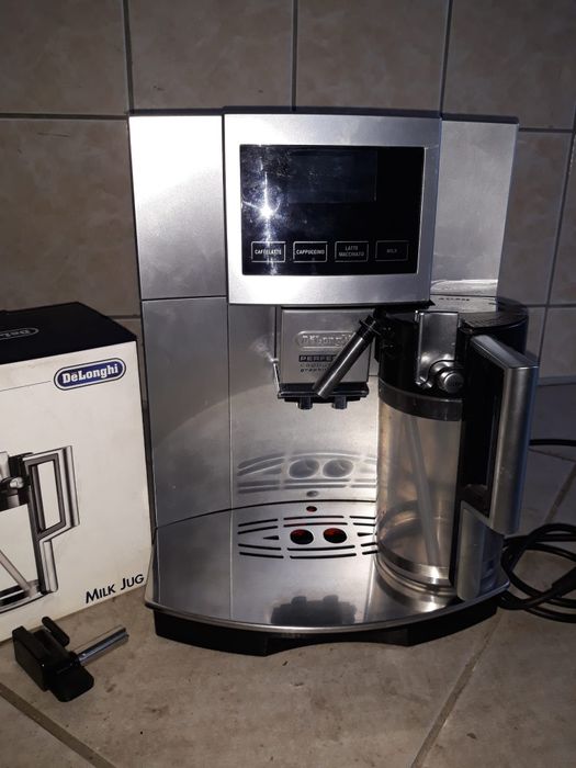 Sprzedam ekspres De'Longhi Esam 5600