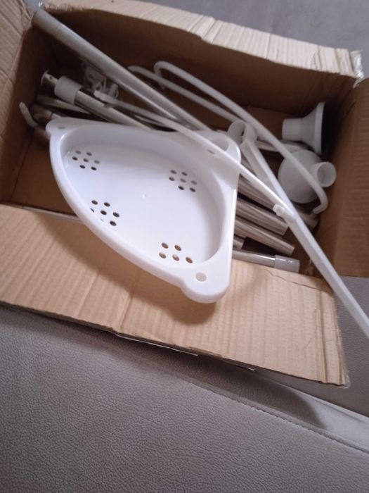 A menos de metade do preço em loja. Prateleira extensível para duche