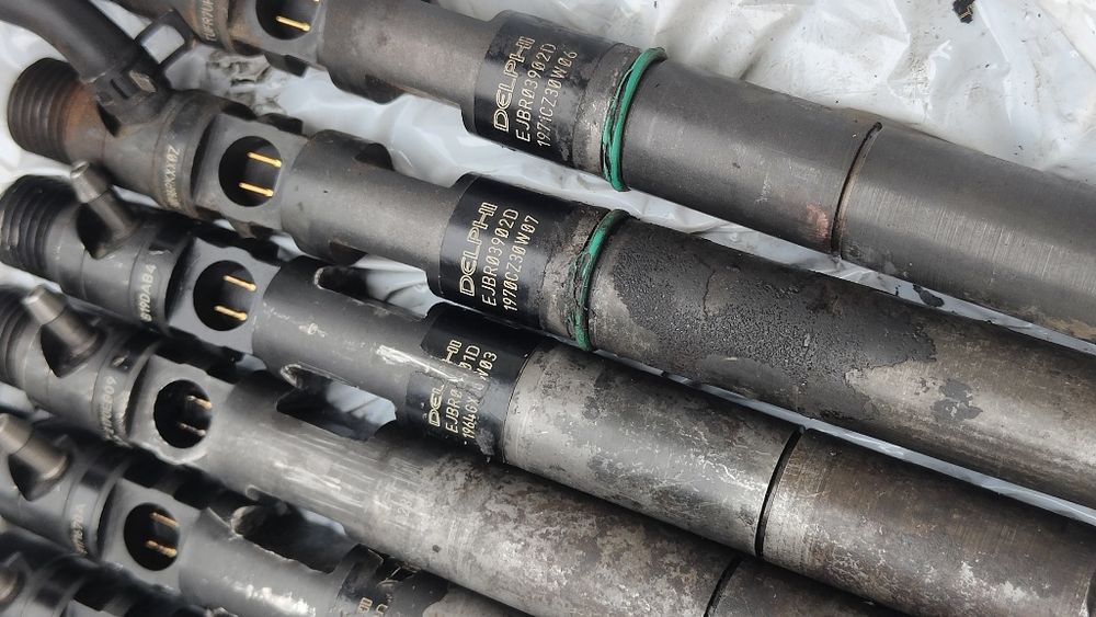 Клапанна кришка в гарному стан Hyundai Terracan 2.9 j3 Carnival карнав