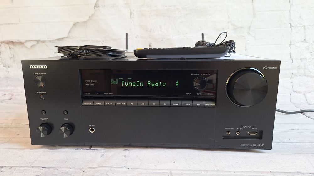 7.2  Onkyo Tx-nr696  Wi-fi BT THX 4k/60p HDR Atmos Vtuner google Sonos