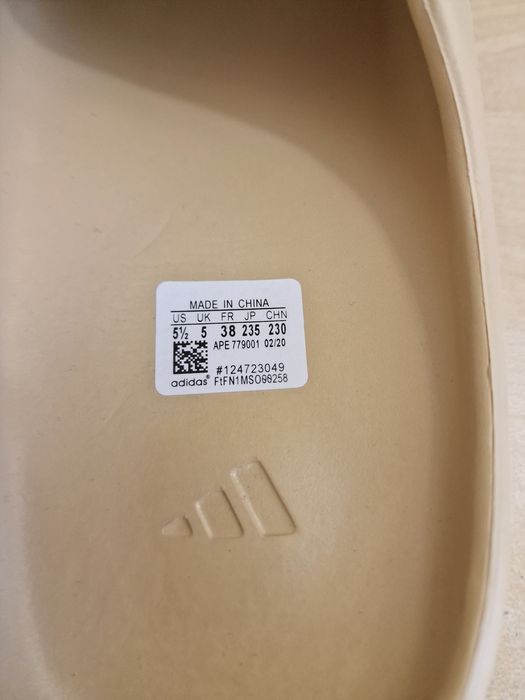 Нові шльопанці Adidas Yeezy розмір 37