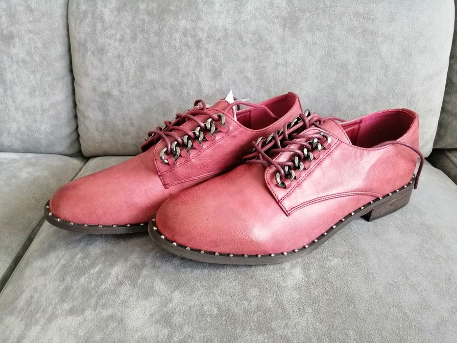 Nowe buty damksie czerwone rozm 40