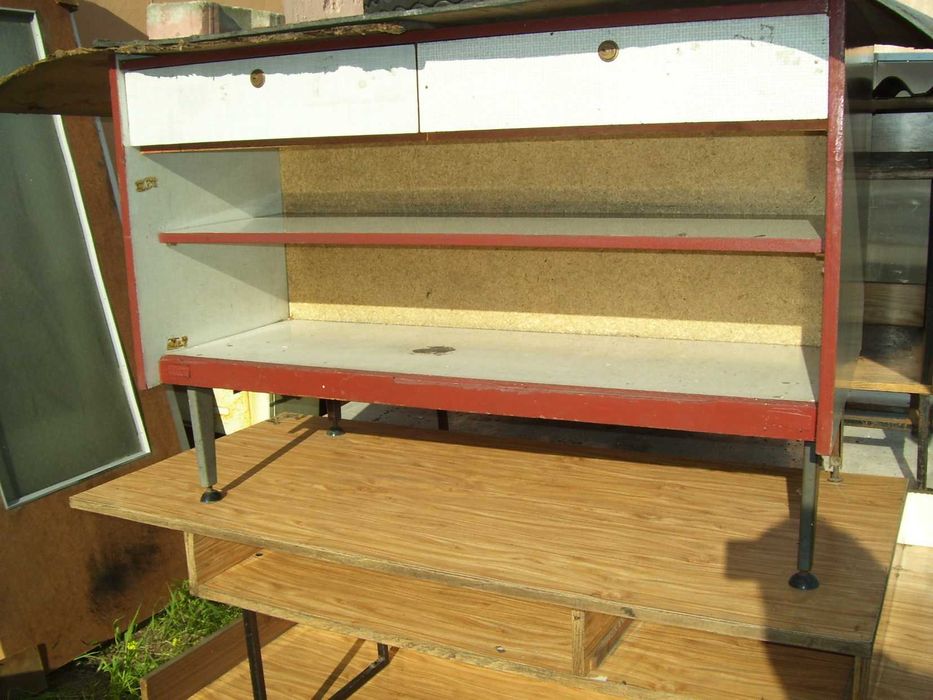 lada z PRL-u, dwie szuflady