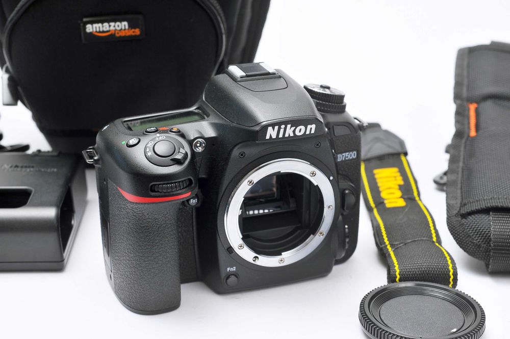 Nikon D7500 (seminova)
