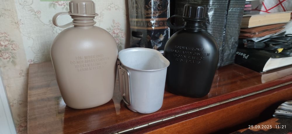 Ціна за дві. Фляги натовського станд.Нові. 1л і  780 мл.