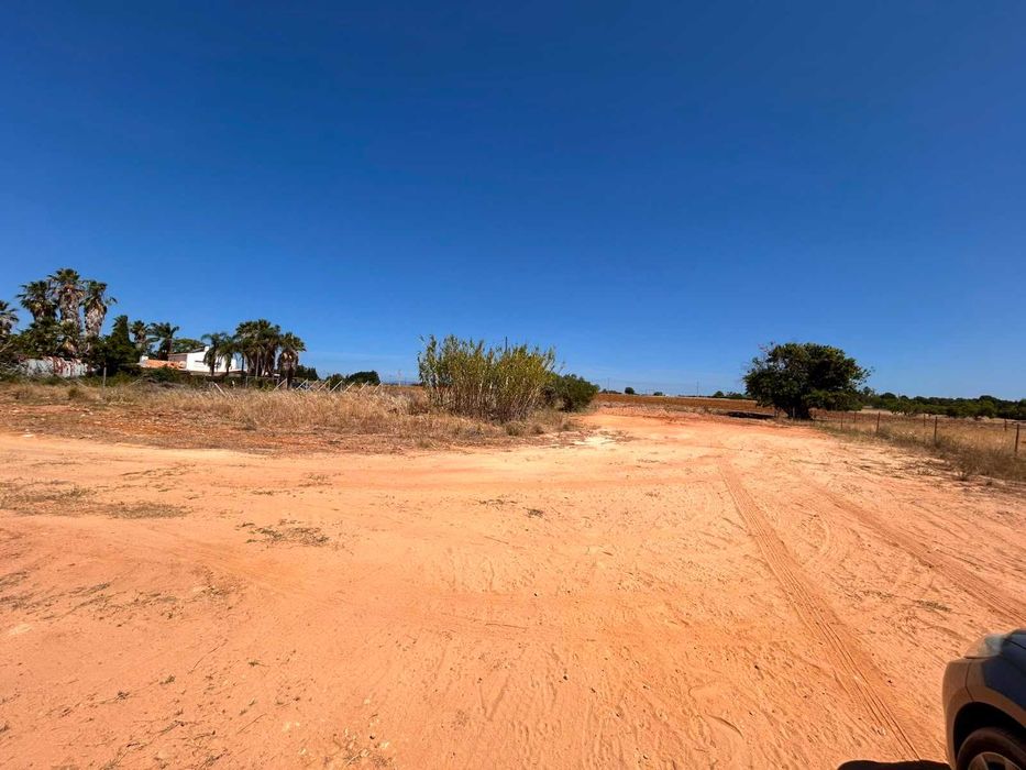 terreno com 11.620 m² em Lagoa