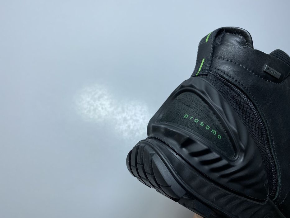 Продаю черевики Ессо