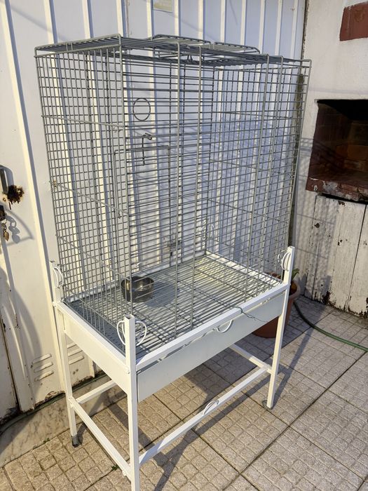 Gaiola de papagaio ou outras aves.