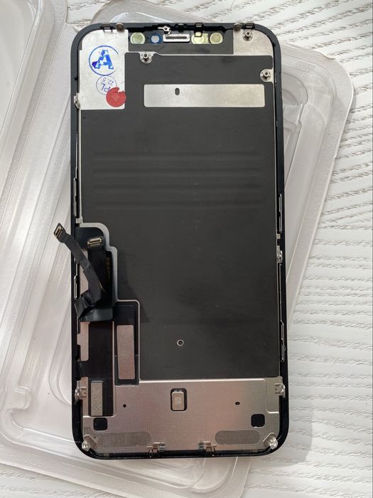 Екран на айфон 11(на запчастини)