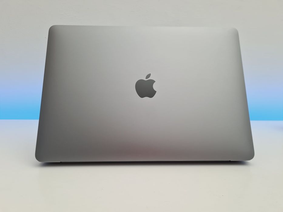 Laptop MacBook Air M1 bardzo dobry stan - pierwszy właściciel