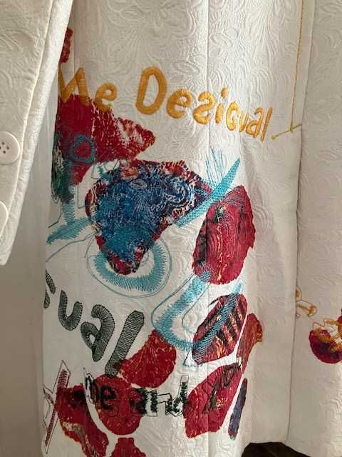 Płaszcz Desigual biały wyszywany malowany nowy