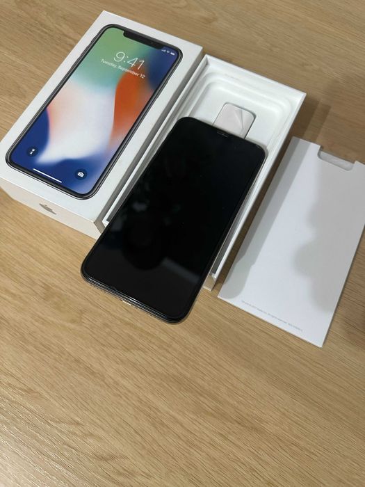 Продам Iphone X 256 Гб  4500 грн