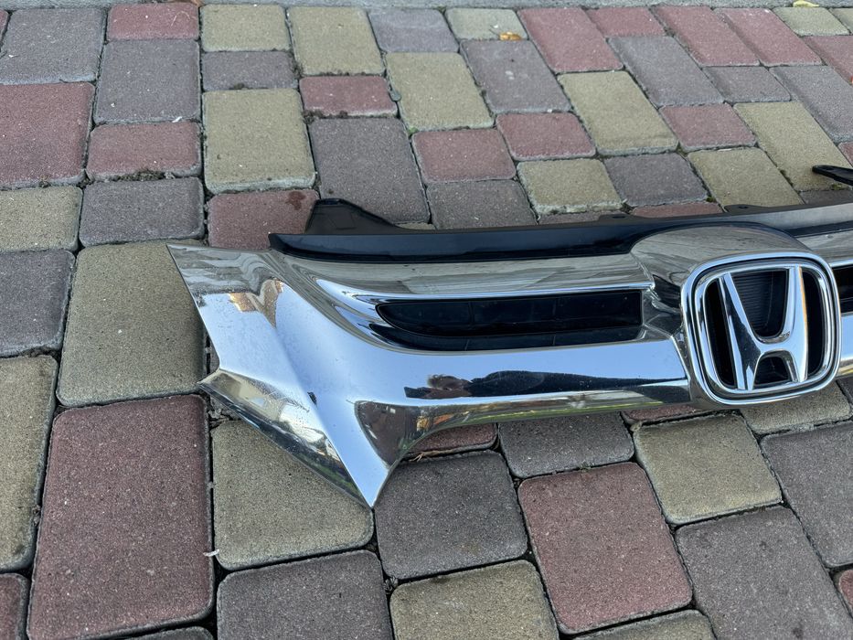 honda crv решітка радіатора 2015-2018