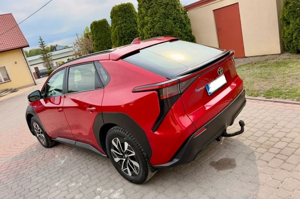 Toyota bZ4X 71.4 kWh 2023r Europa