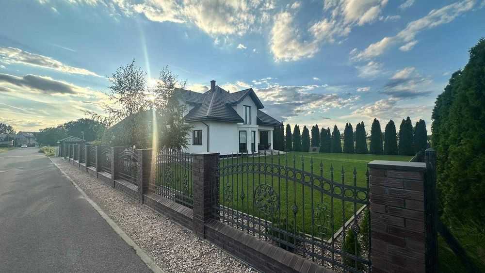 Sprzedam przestronny dom wolnostojący w centrum Rybnа (woj. mazowieckie)