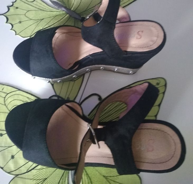 Eleganckie buty letnie sandały na koturnie 39