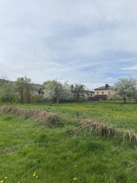 Земля під будівництво будинку 10-12 сот.