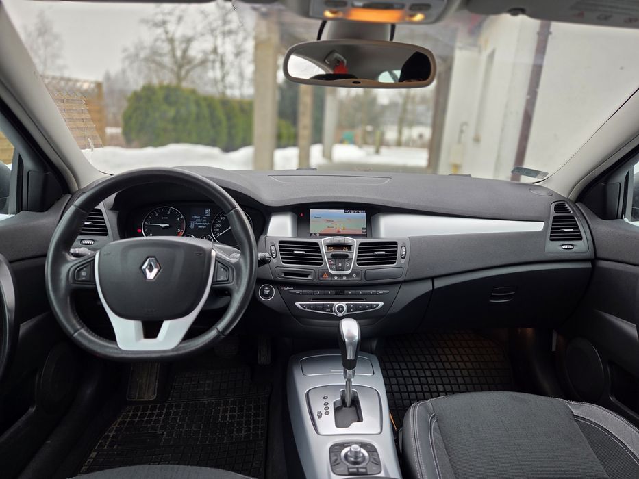 Laguna 3 2.0 dCi automat 150 km , bixenon , pół skóra