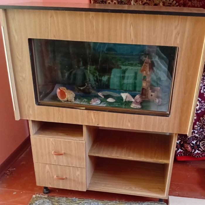 Акваріум з тумбочкою