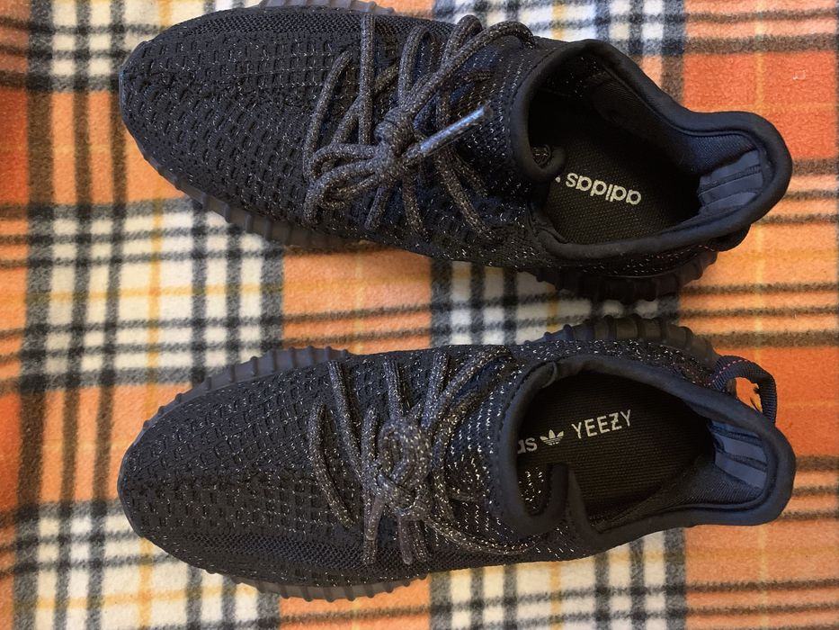 Продам нові кросівки Adidas Yeezy Boost 350