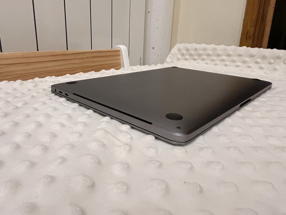 Macbook pro 13,3 touchbar -i7 10 geração 16gb 512ssd