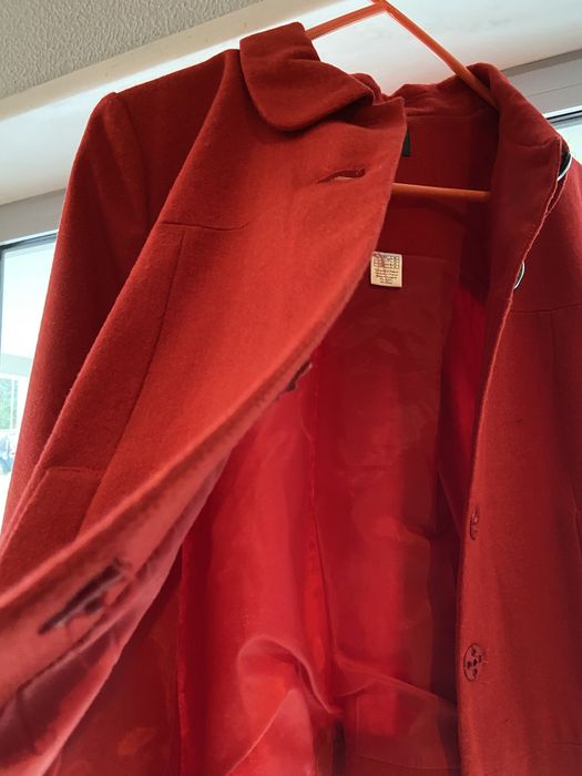 Casaco curto vermelho