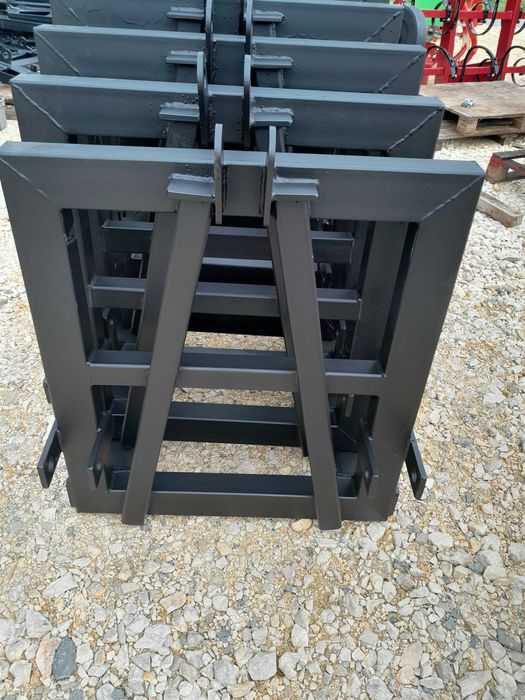 Paleciak  do palet na tył ciągnika tuz nowy lepsza jakość producent