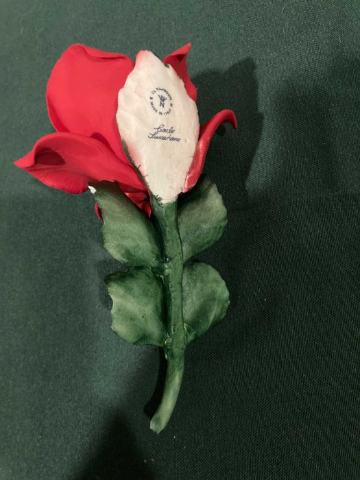 Rosa vermelha decoração (pé) * Capodimonte