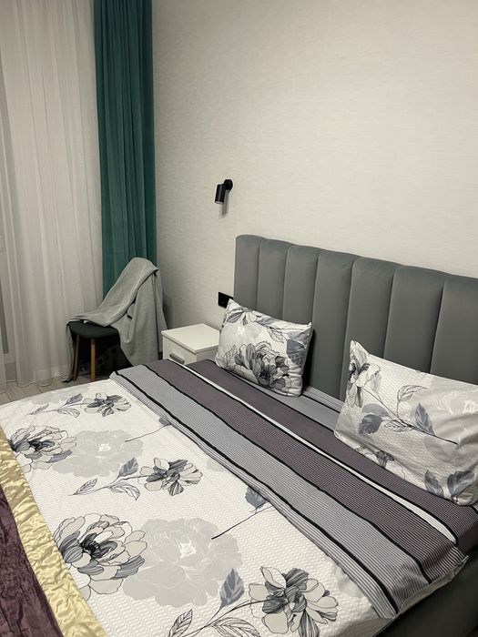 2к  центр ЖК Яровиця подобово від 1500, погодинно, документи 2-3 група