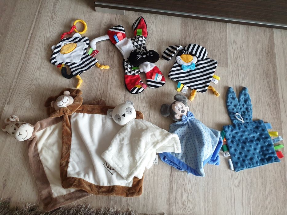 Zabawki dla niemowląt szeleściki, zawieszki do wózka
